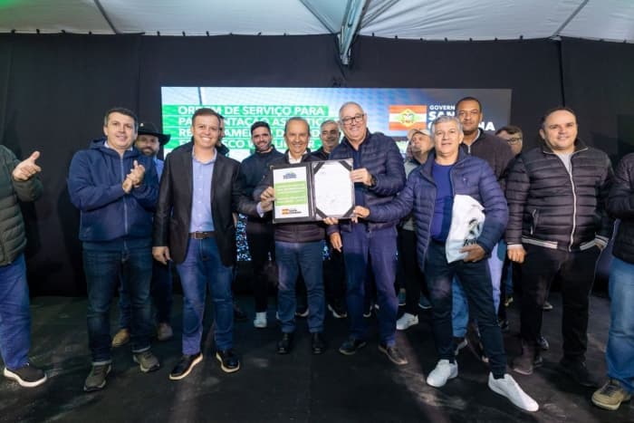 Governador autoriza pavimentação de rua importante em Governador Celso Ramos